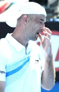 Ljubicic bỏ cuộc!
