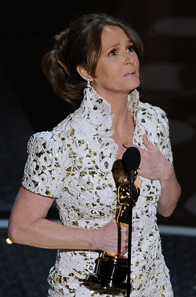 Melissa Leo với tượng vàng Nữ diễn viên phụ xuất sắc. Ảnh: AFP Melissa Leo với tượng vàng Nữ diễn viên phụ xuất sắc. Ảnh: AFP