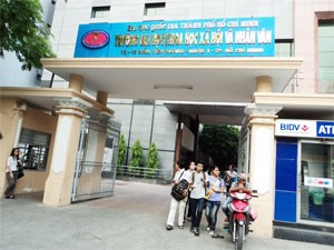 Students at the University Of Social Sciences & Human Civilization in HCMC. The city authorities said relocating universities and colleges to outskirts is one of the solutions for traffic jam (Photo:Minh Tri) Students at the University Of Social Sciences & Human Civilization in HCMC. The city authorities said relocating universities and colleges to outskirts is one of the solutions for traffic jam (Photo:Minh Tri)