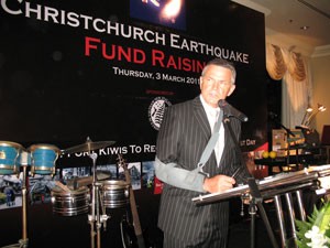 Graham Sims, New Zealand Consul General in HCMC, delivers New Zealand PM John Key’s message for the fundraiser on Mar 3, 2011 (Photo: Tuong Thuy) Graham Sims, New Zealand Consul General in HCMC, delivers New Zealand PM John Key’s message for the fundraiser on Mar 3, 2011 (Photo: Tuong Thuy)