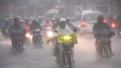 A 20-minute heavy off-season rain suddenly poured down in many areas in Ho Chi Minh City yesterday afternoon Photo: Tuoi Tre A 20-minute heavy off-season rain suddenly poured down in many areas in Ho Chi Minh City yesterday afternoon Photo: Tuoi Tre
