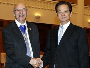 PM Dung receives Lord Mayor of the City of London, Michael Bear PM Dung receives Lord Mayor of the City of London, Michael Bear