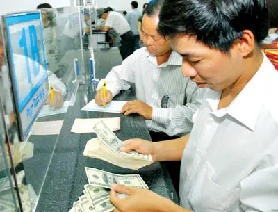 Hiệu quả bước đầu việc quản lý ngoại hối - Thị trường tự do co thủ