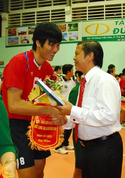 Nguyễn Hữu Hà được giải phóng hợp đồng