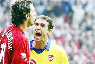 Martin Keown: “Arsenal càng phải thắng Man.United!”