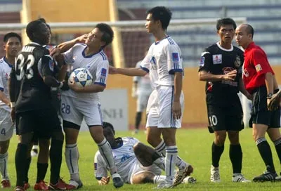 Bạo lực trên sân cỏ: Chờ quyết tâm của VFF