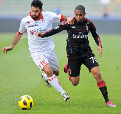 AC Milan (1) - Bari (20): Gã khổng lồ trút giận!