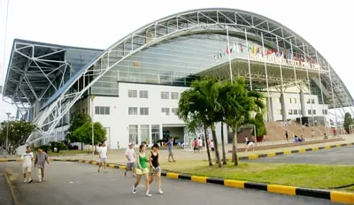 Nhà thi đấu Phú Thọ chủ yếu để cho thuê mặt bằng. Ảnh: Nguyễn Nhân Nhà thi đấu Phú Thọ chủ yếu để cho thuê mặt bằng. Ảnh: Nguyễn Nhân
