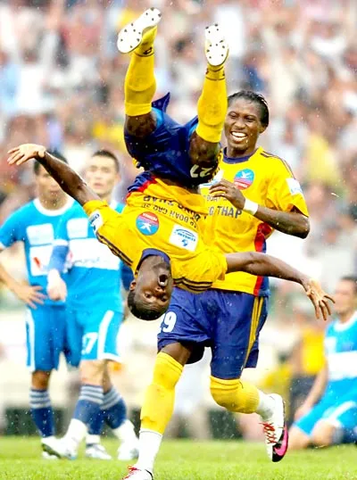Vòng 7 V-League 2011: Đồng Tháp xứng đáng đầu bảng