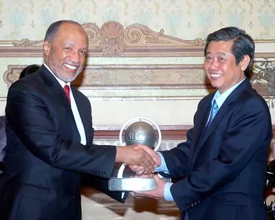 Lãnh đạo TPHCM tiếp Chủ tịch AFC