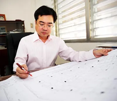 TS Nguyễn Thanh Nghị, Phó Hiệu trưởng Trường Đại học Kiến trúc TPHCM, chấm luận án tốt nghiệp. TS Nguyễn Thanh Nghị, Phó Hiệu trưởng Trường Đại học Kiến trúc TPHCM, chấm luận án tốt nghiệp.