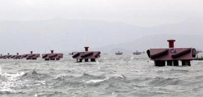 Khu neo đậu tránh trú bão cho tàu thuyền ở vịnh Xuân Đài. Khu neo đậu tránh trú bão cho tàu thuyền ở vịnh Xuân Đài.