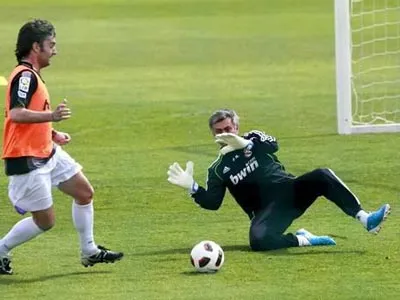 Khi Mourinho làm thủ môn