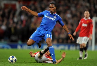 Chelsea's forward Didier Drogba (L) is tackled by Manchester United's midfielder Park Ji-Sung during the UEFA Champions League quarter final second leg football match between Manchester United and Chelsea at Old Trafford in Manchester on April 12, 2011. M.U. won 2-1. AFP Chelsea's forward Didier Drogba (L) is tackled by Manchester United's midfielder Park Ji-Sung during the UEFA Champions League quarter final second leg football match between Manchester United and Chelsea at Old Trafford in Manchester on April 12, 2011. M.U. won 2-1. AFP