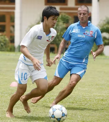 Bây giờ, trò đâu có ngán tranh chấp với thầy!