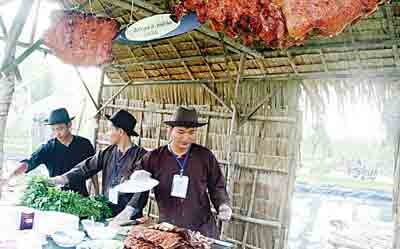Traditional crafts festival in Hue kicks off ảnh 1 Traditional crafts festival in Hue kicks off ảnh 1
