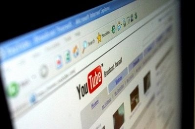 YouTube is beefing up its roster of movies for rent online in the United States to woo viewers away from television and take on booming Internet service Netflix YouTube is beefing up its roster of movies for rent online in the United States to woo viewers away from television and take on booming Internet service Netflix