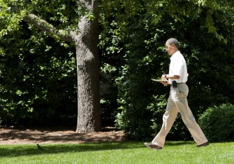 AFP - US President Barack Obama walks from the Oval Office carrying an iPad as he departs the White House for a game of golf in Washington on May 21, 2011. AFP - US President Barack Obama walks from the Oval Office carrying an iPad as he departs the White House for a game of golf in Washington on May 21, 2011.