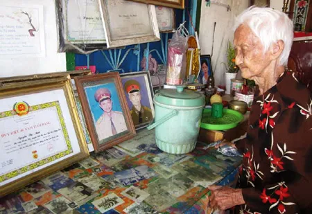 Má Mười chiến sĩ
