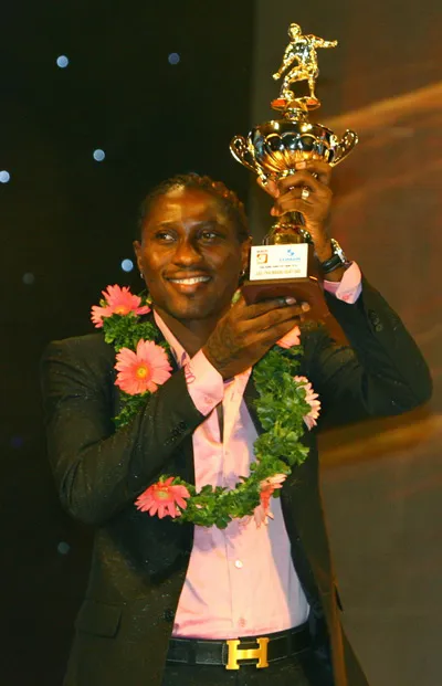 Cầu thủ ngoại xuất sắc nhất năm 2010, tiền đạo Samson Kayode (CLB CS Đồng Tháp). Ảnh: Hoàng Hùng