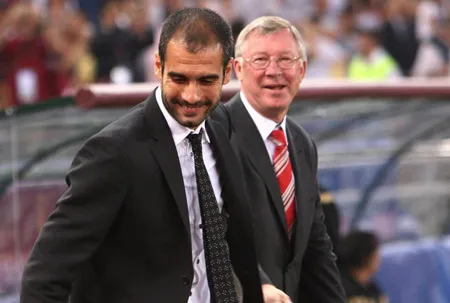 Ferguson (phải) và người đồng nghiệp trẻ tuổi Guardiola.
