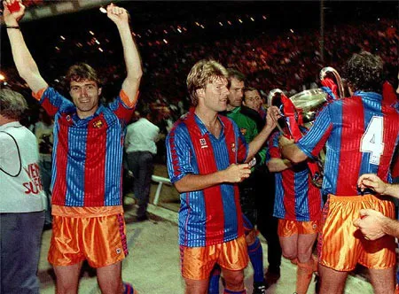 Barcelona hạnh phúc cùng chiếc Cúp Champions League đầu tiên trong lịch sử .