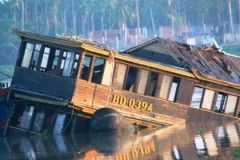Din Ky restaurant boat that sank on May 20 killing 16 people, including some children.(Photo: Dan Tri) Din Ky restaurant boat that sank on May 20 killing 16 people, including some children.(Photo: Dan Tri)