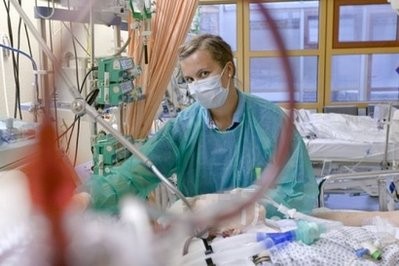 The number of new killer bacteria infections is dropping in Germany, Health Minister Daniel Bahr said on television Wednesday. (AFP/File) The number of new killer bacteria infections is dropping in Germany, Health Minister Daniel Bahr said on television Wednesday. (AFP/File)