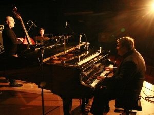 Jazz pianist Eric Legnini to perform in Hanoi ảnh 1 Jazz pianist Eric Legnini to perform in Hanoi ảnh 1
