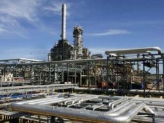 A general view of Dung Quat oil refinery plant in Vietnam's central Quang Ngai province in this February 22, 2009. (Photo: Reuters) A general view of Dung Quat oil refinery plant in Vietnam's central Quang Ngai province in this February 22, 2009. (Photo: Reuters)