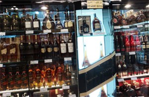 Strong liquors are showcased at a HCMC-based supermarket. Heavy consumption of alcohol has sent the amoutn of patients having problems with livers or galls soaring (Photo:Minh Tri) Strong liquors are showcased at a HCMC-based supermarket. Heavy consumption of alcohol has sent the amoutn of patients having problems with livers or galls soaring (Photo:Minh Tri)