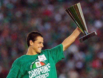 Mexico's Javier Hernandez holds the Most Valuable Player trophy after Mexico defeated USA 4-2 to win the CONCACAF 2011 Gold Cup final June 25, 2011 at the Rose Bowl in Pasadena. AFP Mexico's Javier Hernandez holds the Most Valuable Player trophy after Mexico defeated USA 4-2 to win the CONCACAF 2011 Gold Cup final June 25, 2011 at the Rose Bowl in Pasadena. AFP