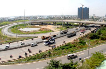 HCMC steps up work on three important traffic projects (Photo: SGGP) HCMC steps up work on three important traffic projects (Photo: SGGP)