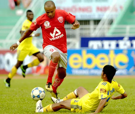 Lượt 18 giải hạng Nhất 2011: Kiên Giang trở lại ngôi nhì