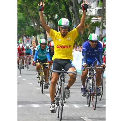 Kết thúc cuộc đua xe đạp “Về nông thôn” 2011 - Bứt phá quyết liệt