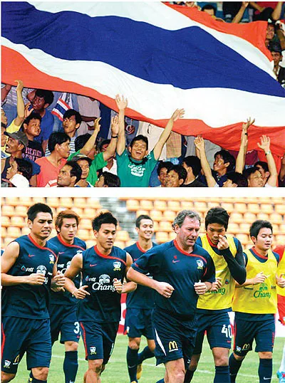 Bóng đá Đông Nam Á: Bryan Robson phàn nàn