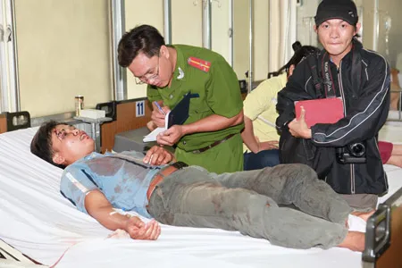 Sáng nay, tai nạn nghiêm trọng trên đường cao tốc TPHCM-Trung Lương làm 8 người chết