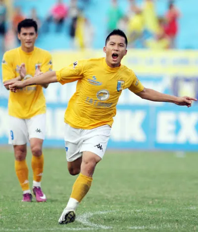 Đội hình tiêu biểu vòng 19 eximbank v-league 2011: Cuộc phô diễn của các chân sút