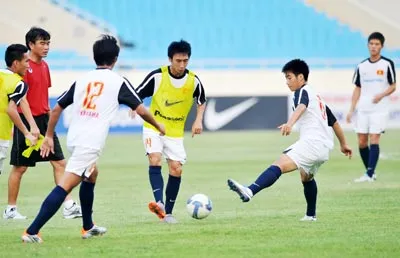 Các tuyển thủ Olympic Việt Nam trong buổi tập chiều qua 22-6. Ảnh: Bách Nhật Các tuyển thủ Olympic Việt Nam trong buổi tập chiều qua 22-6. Ảnh: Bách Nhật