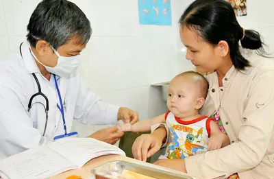 Lạm dụng kháng sinh cho trẻ - Lợi bất cập hại