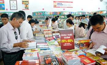 Fahasa's promotional events attract many readers. (Photo: Sggp) Fahasa's promotional events attract many readers. (Photo: Sggp)