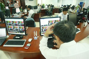 Share price of a stock alliance can rally on just one or two members’ announcement about positive financial result (Photo: Minh Tri) Share price of a stock alliance can rally on just one or two members’ announcement about positive financial result (Photo: Minh Tri)