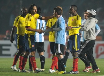 AFP - Colombian defender Mario Yepes (L) greets Argentine forward Lionel Messi (C) at the end of a 2011 Copa America Group A match on July 6, 2011. The match ended 0-0. AFP - Colombian defender Mario Yepes (L) greets Argentine forward Lionel Messi (C) at the end of a 2011 Copa America Group A match on July 6, 2011. The match ended 0-0.