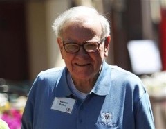 Berkshire Hathaway chairman and CEO Buffett walks to lunch during a break on the first day of the Allen and Company Sun Valley Conference in Sun Valley, Idaho Berkshire Hathaway chairman and CEO Buffett walks to lunch during a break on the first day of the Allen and Company Sun Valley Conference in Sun Valley, Idaho