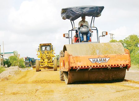 Hai Hau District in the northern province building new road (Photo: SGGP) Hai Hau District in the northern province building new road (Photo: SGGP)
