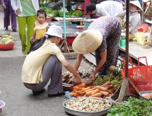 The government’s tight and cautious monetary policy proves efficient as the accelerating consumer price shows signs of retreating (Photo: Minh Tri) The government’s tight and cautious monetary policy proves efficient as the accelerating consumer price shows signs of retreating (Photo: Minh Tri)