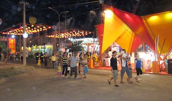 High quality Vietnamese goods fair 2011 in Quang Ngai Province. (Photo: Quang ngai Newspaper) High quality Vietnamese goods fair 2011 in Quang Ngai Province. (Photo: Quang ngai Newspaper)