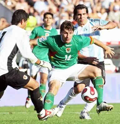 Argentina - Bolivia: Phô trương thanh thế (7g45 ngày 2-7)