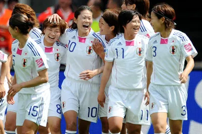 World Cup bóng đá nữ 2011 (bảng B): Nhật Bản đoạt vé vào tứ kết