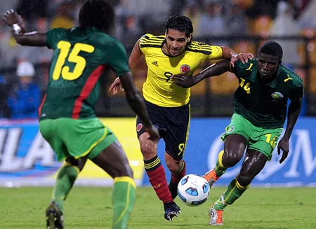 Colombia cũng trông cậy vào bản năng săn bàn của Falcao (9). Colombia cũng trông cậy vào bản năng săn bàn của Falcao (9).